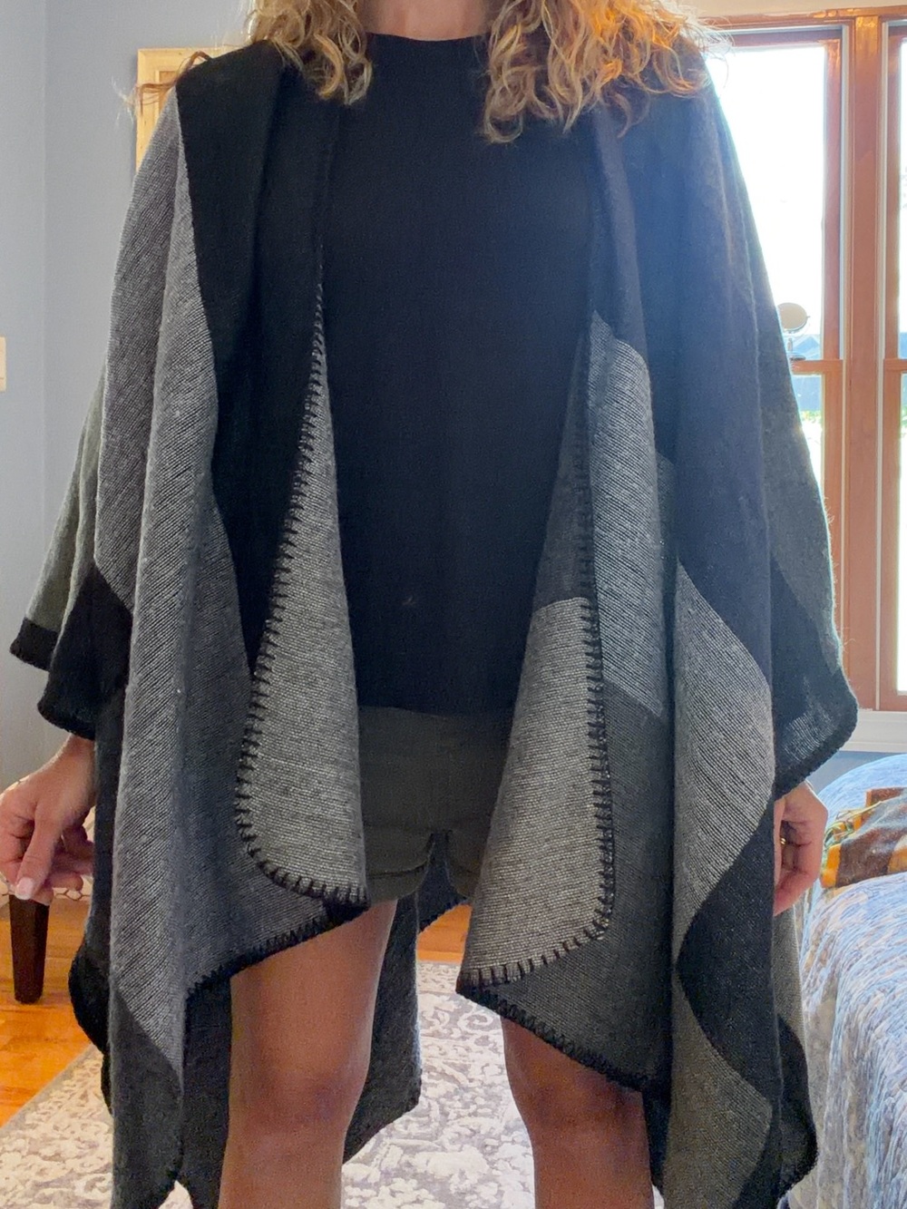 Black & Gray Colorblock Open Front Poncho